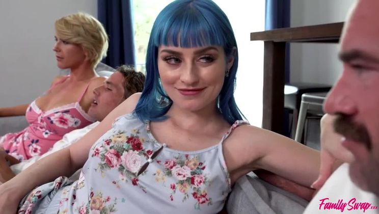 Jewelz Blu, Kit Mercer - Sexual Tension Between The Younger And Older Family Members